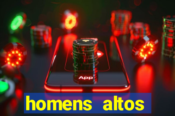 homens altos sarados pelados