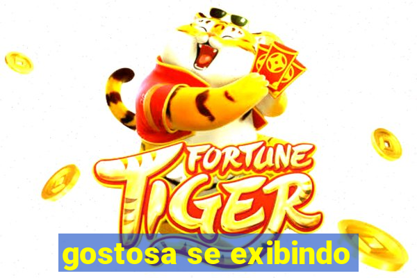 gostosa se exibindo